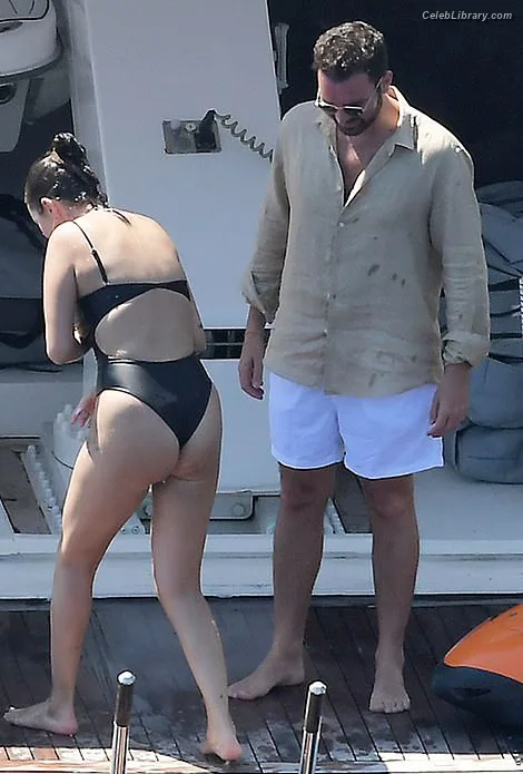Selena Gomez photo 20 of 3523