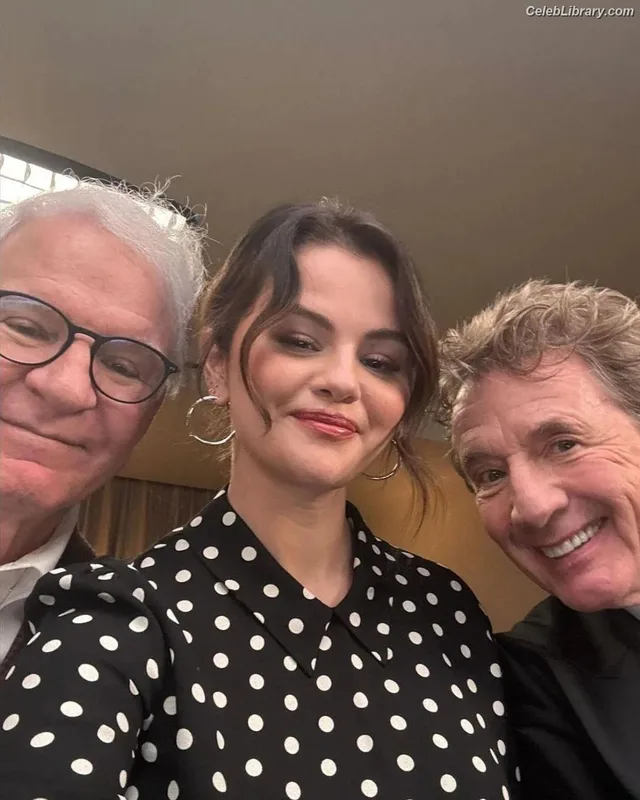Selena Gomez photo 21 of 3523