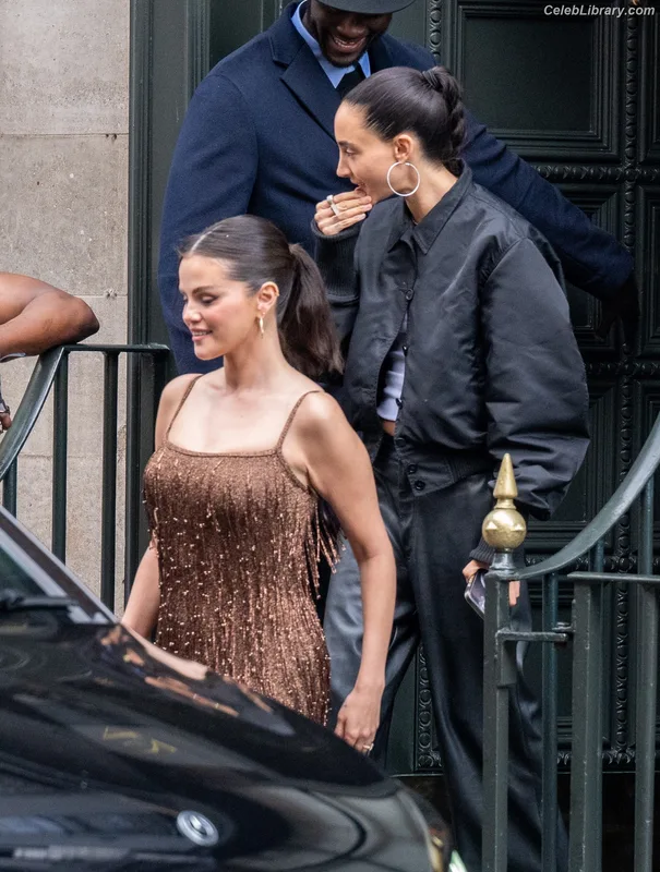 Selena Gomez photo 11 of 3523