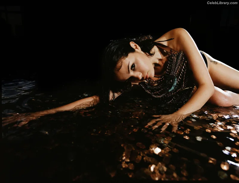 Selena Gomez photo 20 of 3523