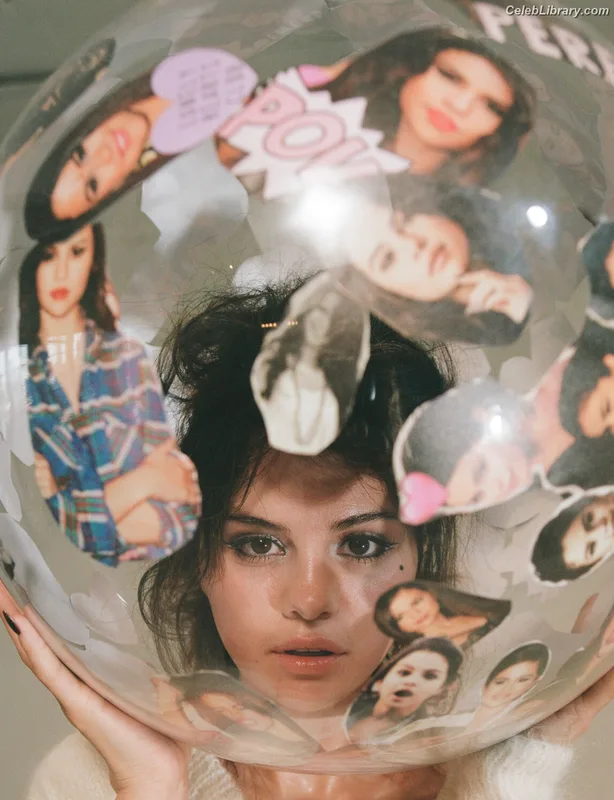 Selena Gomez photo 9 of 3523