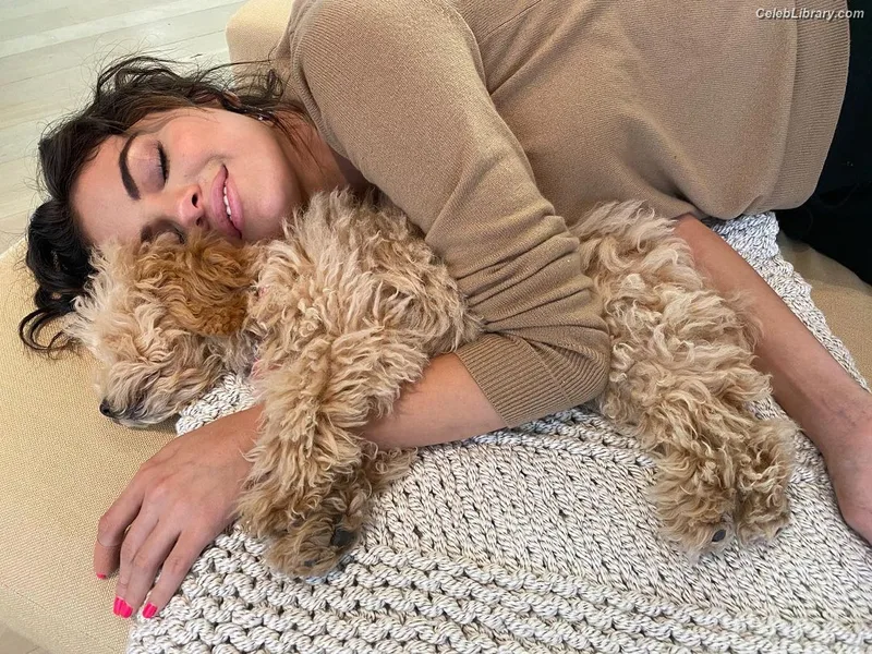 Selena Gomez photo 8 of 3523