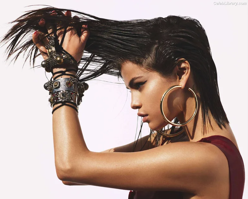 Selena Gomez photo 14 of 3523