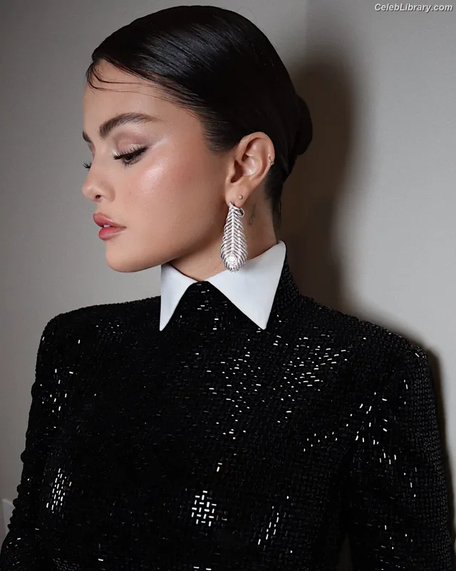 Selena Gomez photo 13 of 3523