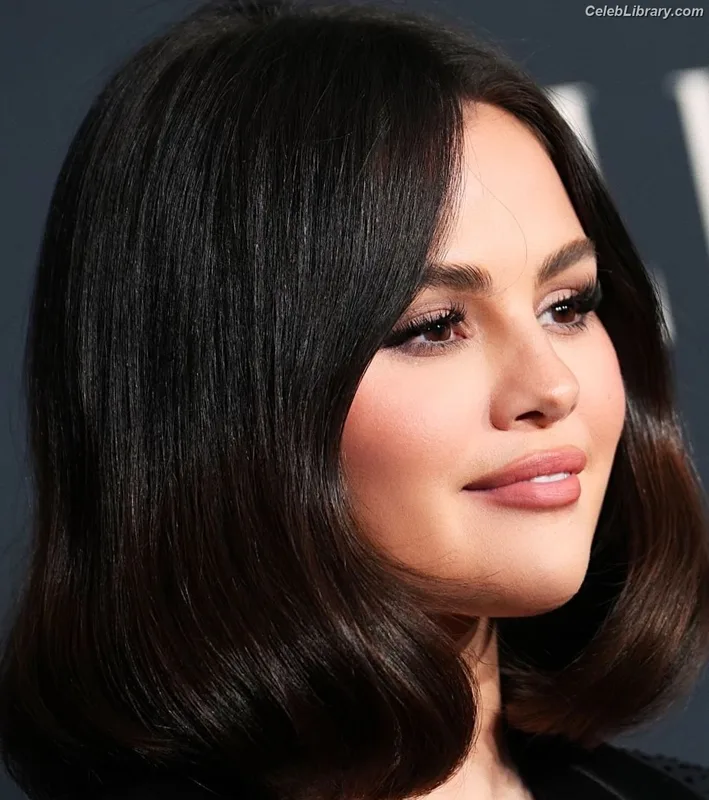 Selena Gomez photo 23 of 3523