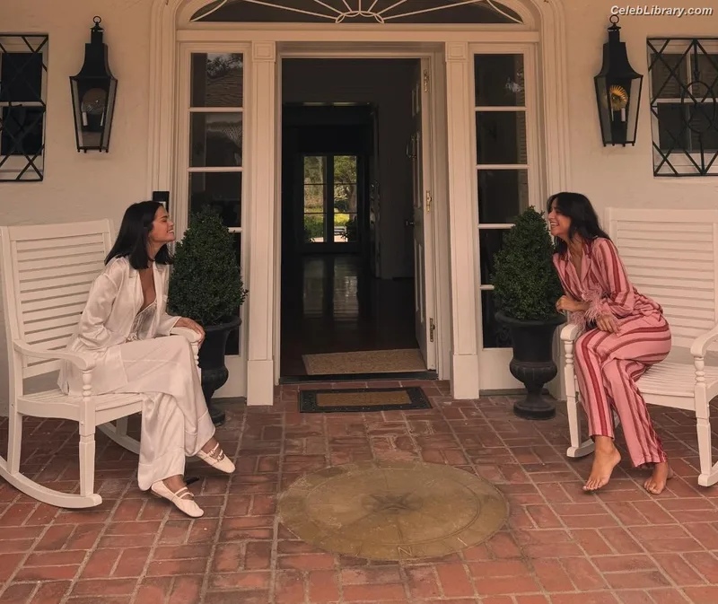 Selena Gomez photo 11 of 3523