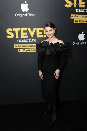 Selena Gomez photo 22 of 3523