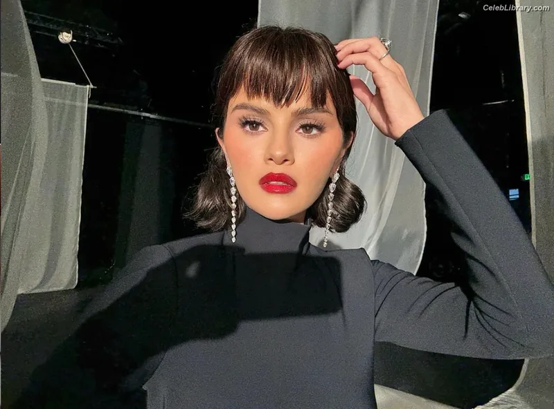 Selena Gomez photo 9 of 3523