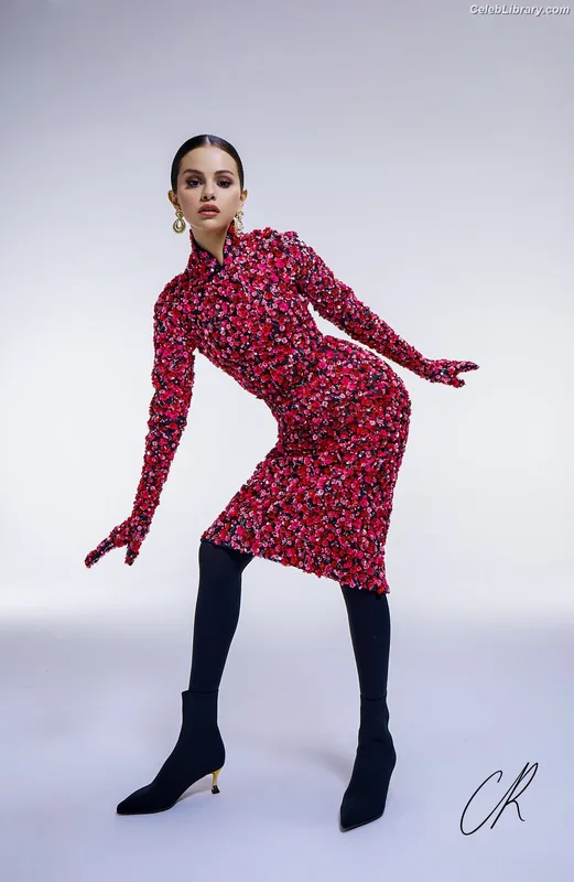 Selena Gomez photo 8 of 3523