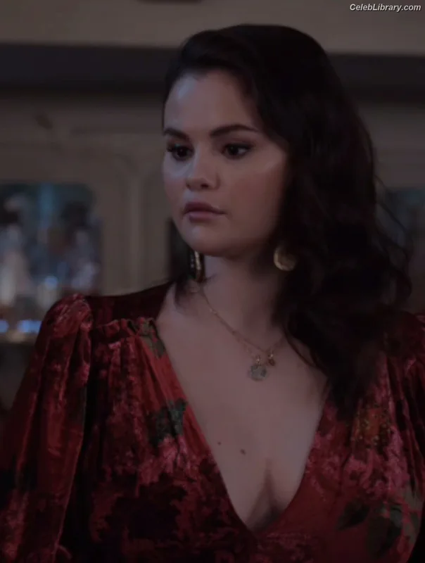 Selena Gomez photo 15 of 3523