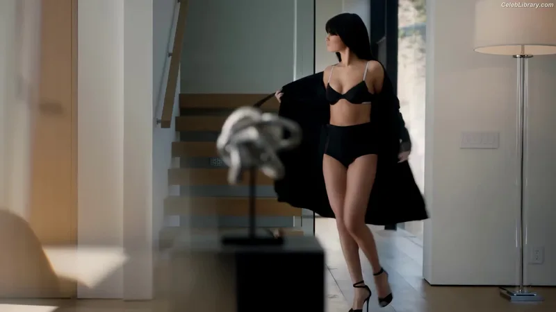 Selena Gomez photo 10 of 3523