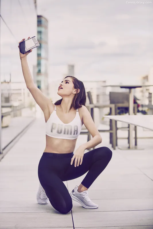 Selena Gomez photo 11 of 3523