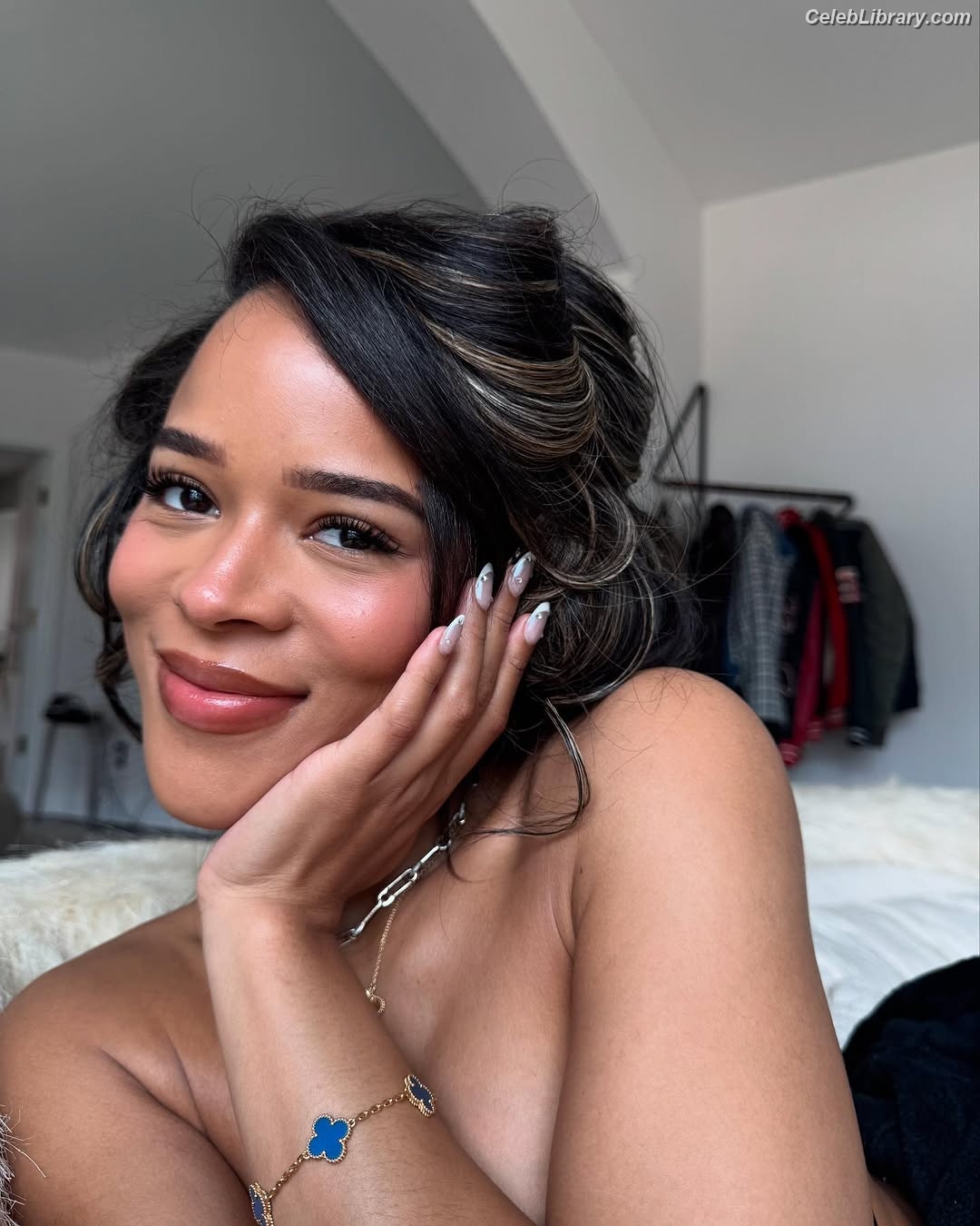 Serayah photo 16 of 16