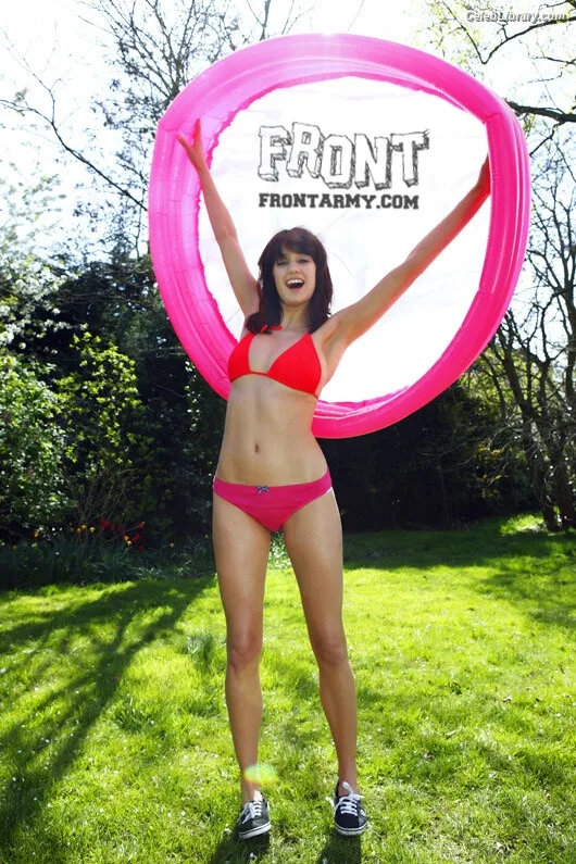 Seren Gibson photo 10 of 408
