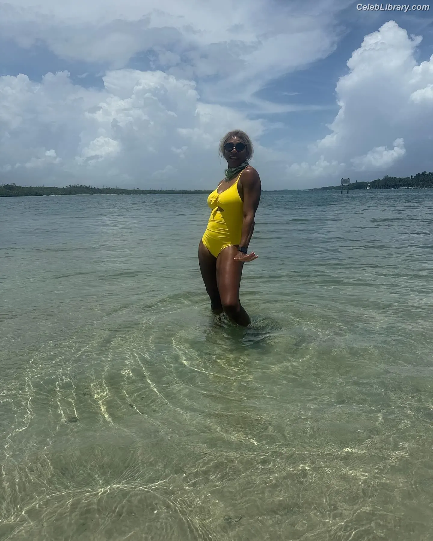 Serena Williams photo 8 of 275