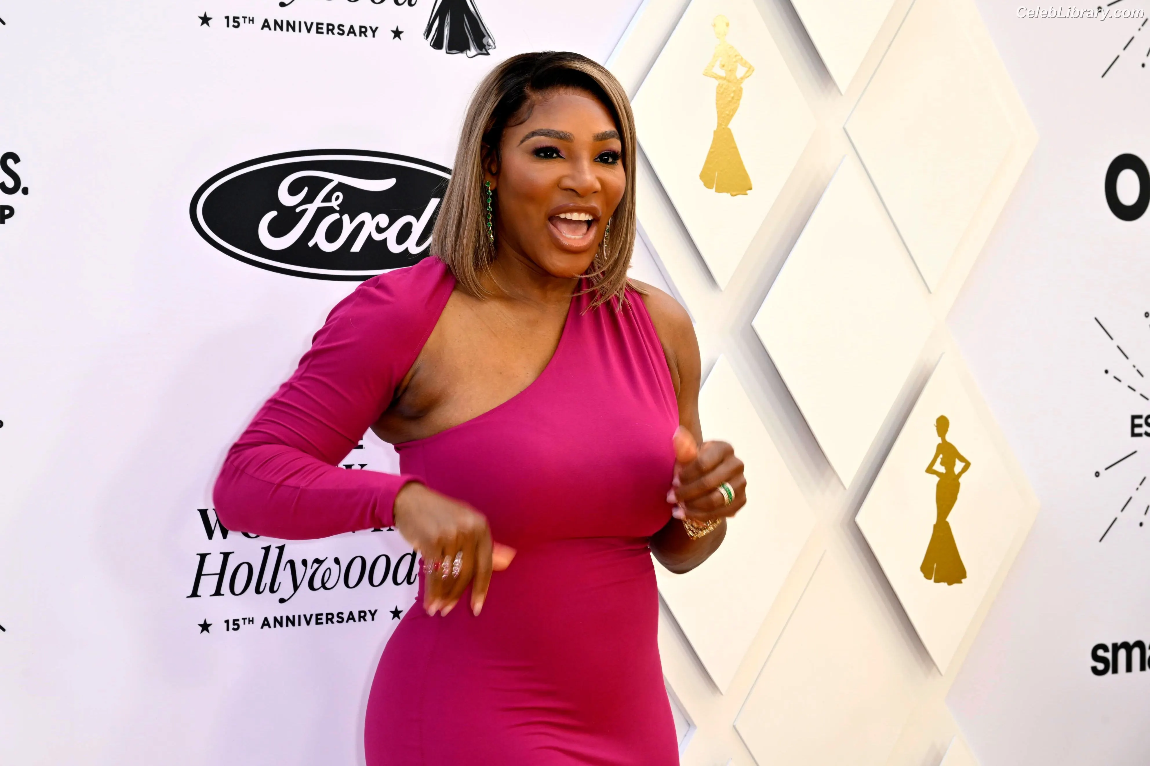Serena Williams photo 1 of 275
