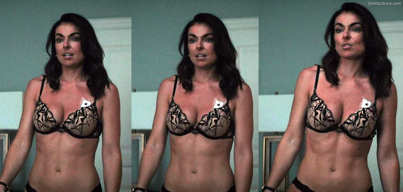 Serinda Swan photo 5 of 200