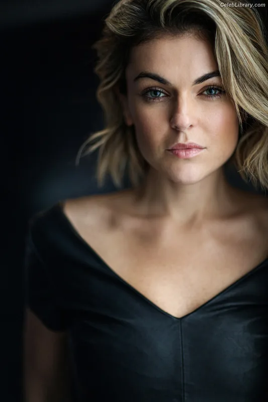 Serinda Swan photo 7 of 200