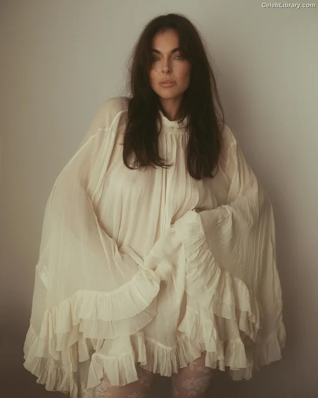 Serinda Swan photo 14 of 200