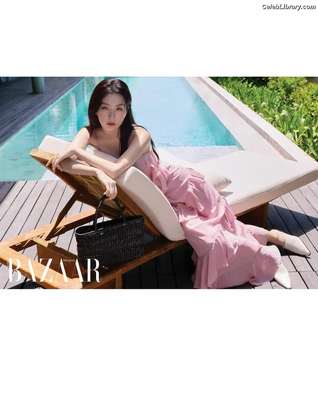Seulgi (Red Velvet) photo 15 of 24