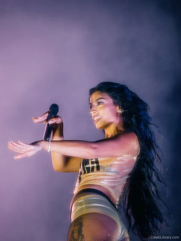 Sevdaliza photo 18 of 210