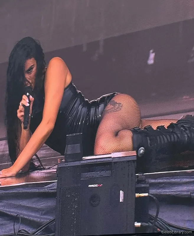 Sevdaliza photo 22 of 210