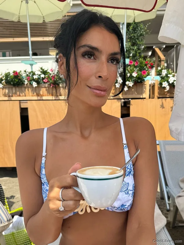 Sevdaliza photo 2 of 210
