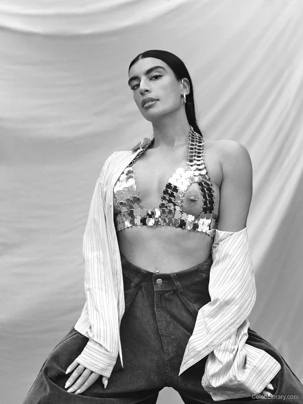 Sevdaliza photo 24 of 210