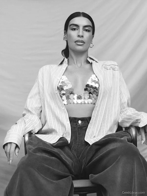 Sevdaliza photo 1 of 210