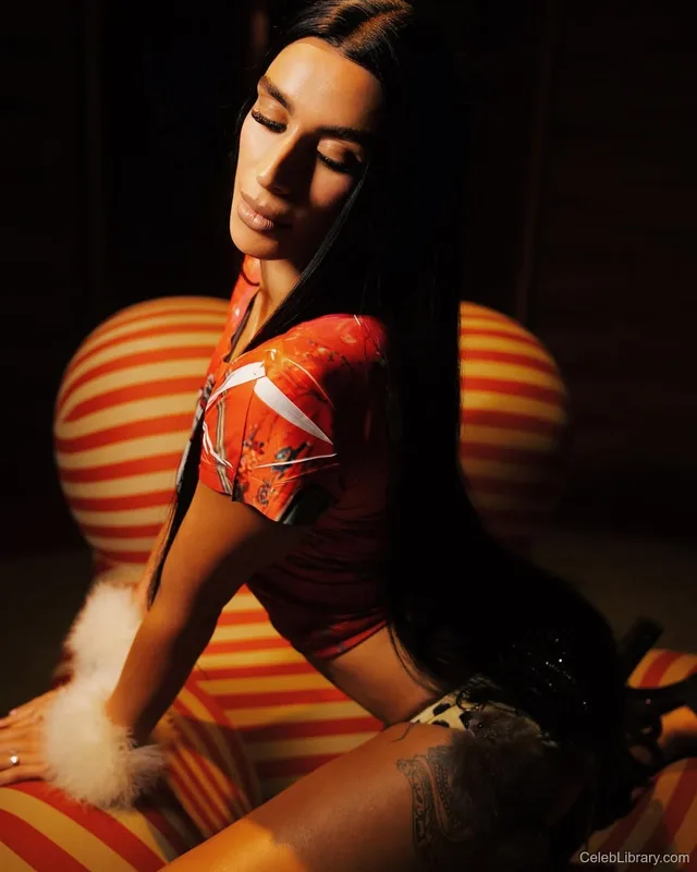 Sevdaliza photo 11 of 210