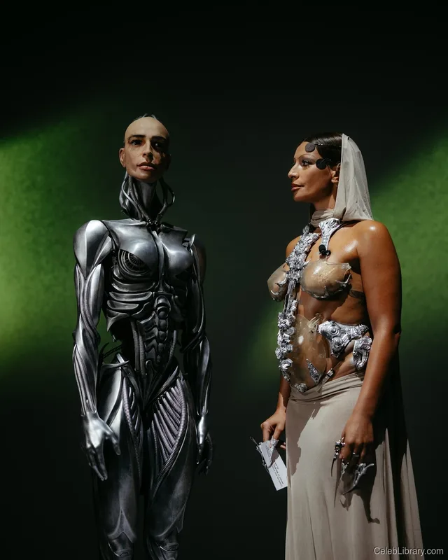 Sevdaliza photo 20 of 210