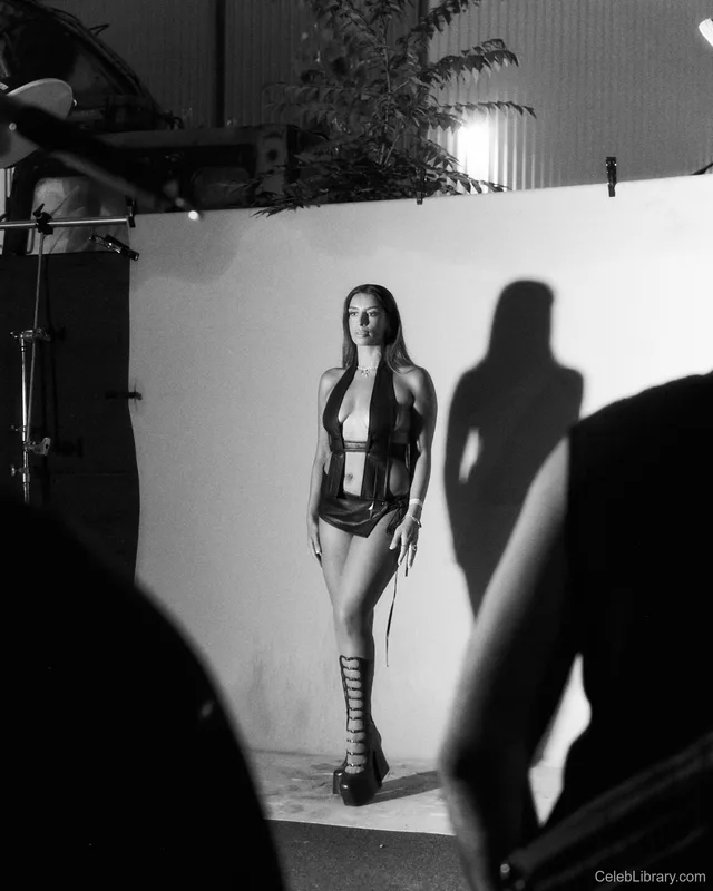 Sevdaliza photo 1 of 210