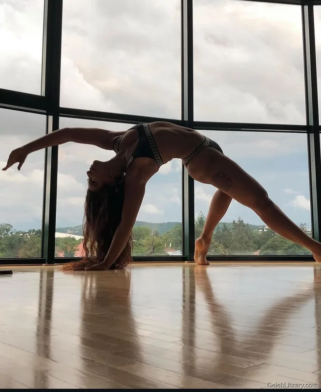 Sevdaliza photo 22 of 210