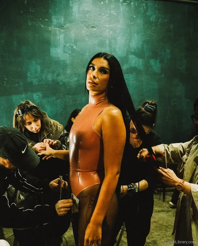 Sevdaliza photo 10 of 210
