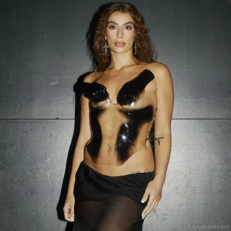 Sevdaliza photo 5 of 210