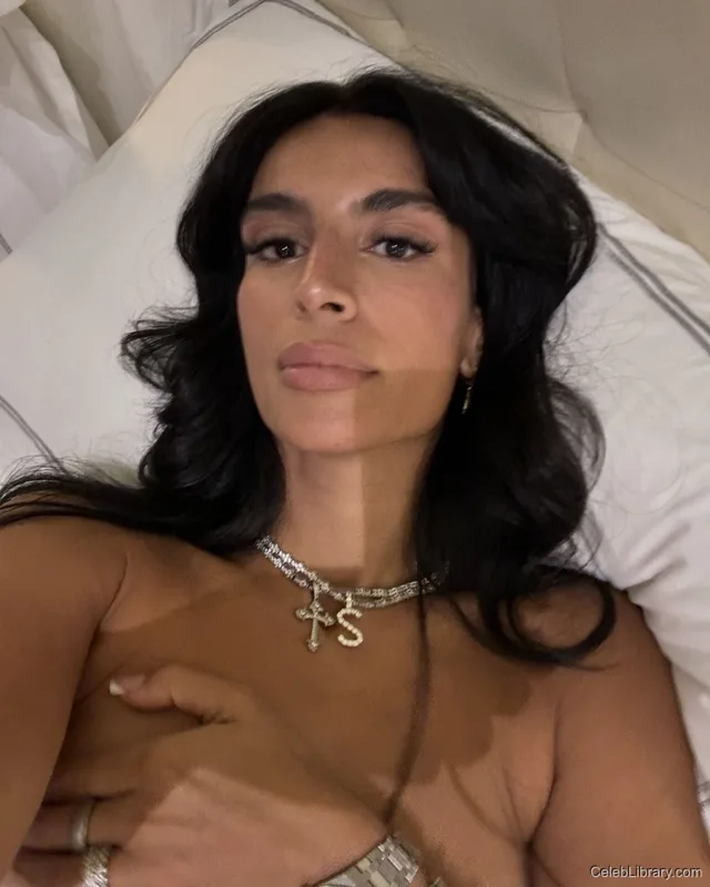 Sevdaliza photo 10 of 210