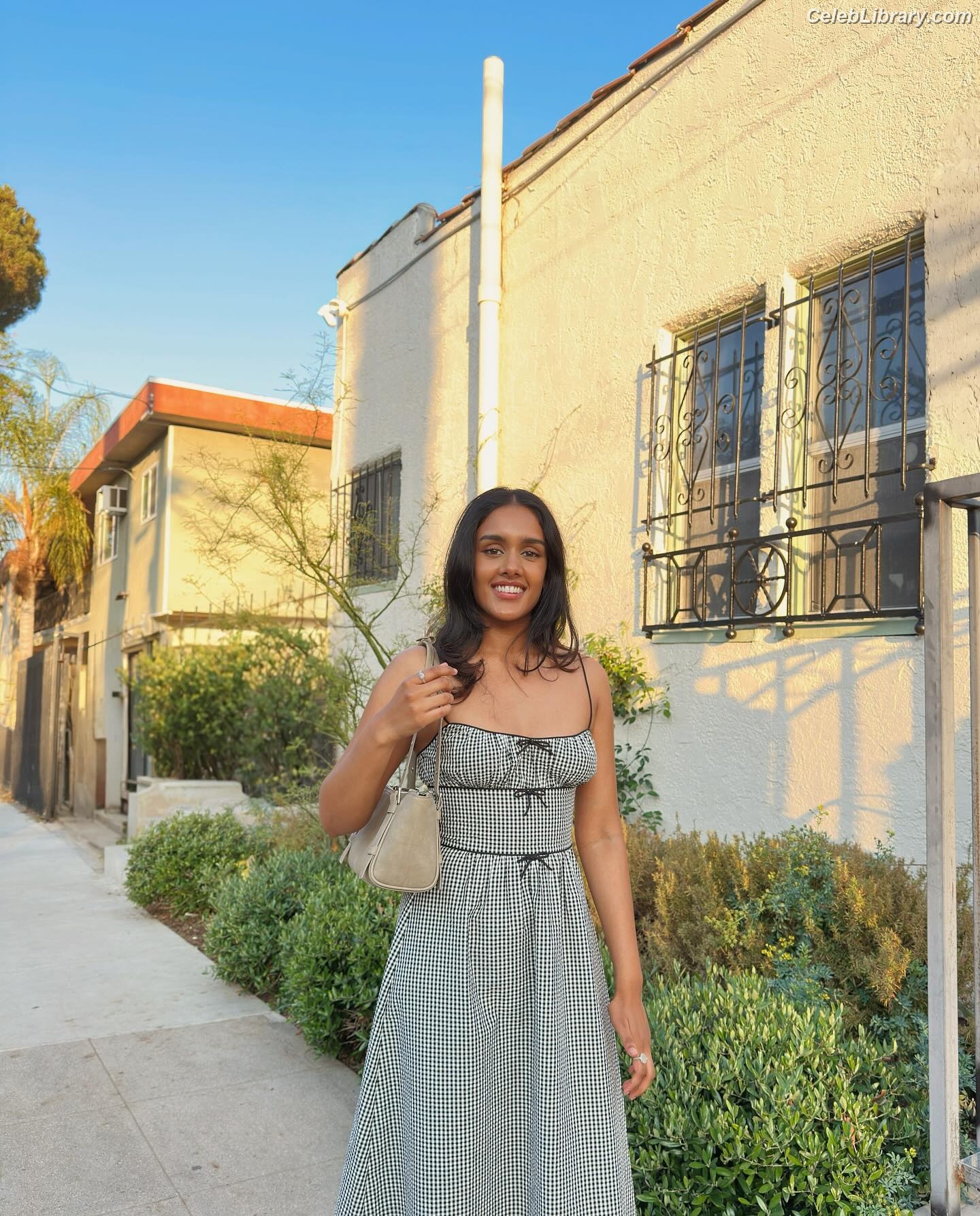 Shabana Azeez photo 12 of 82