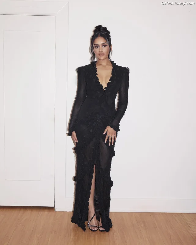 Shabana Azeez photo 14 of 82