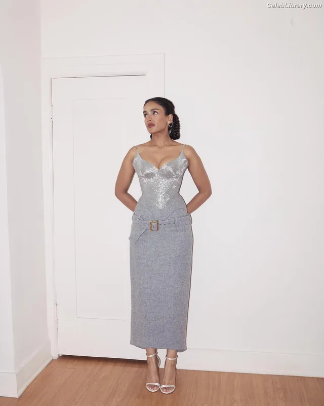 Shabana Azeez photo 1 of 82