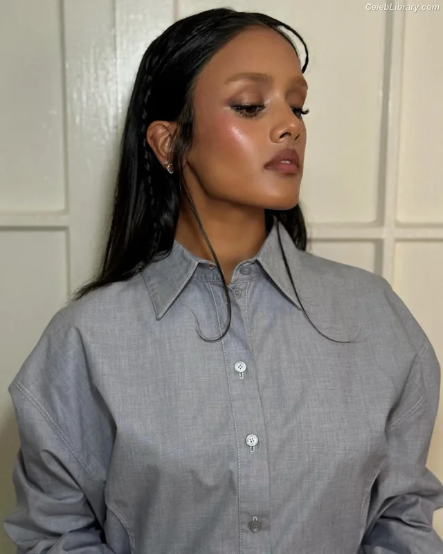 Shabana Azeez photo 22 of 82