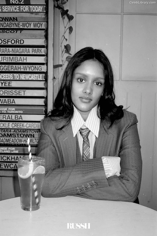 Shabana Azeez photo 5 of 82