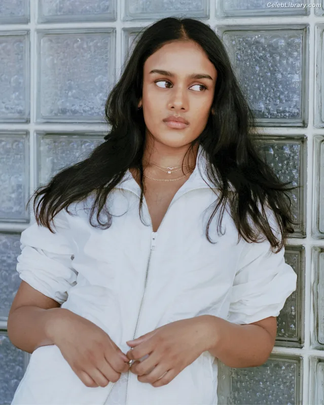 Shabana Azeez photo 8 of 82