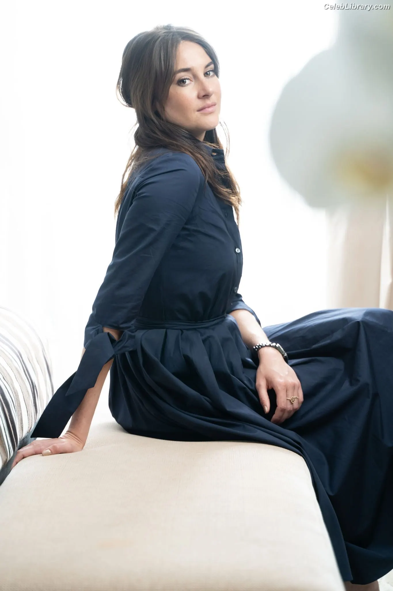 Shailene Woodley photo 18 of 1040