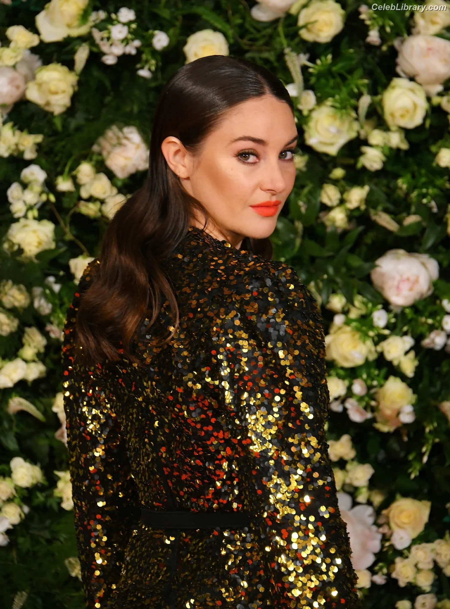 Shailene Woodley photo 6 of 1040