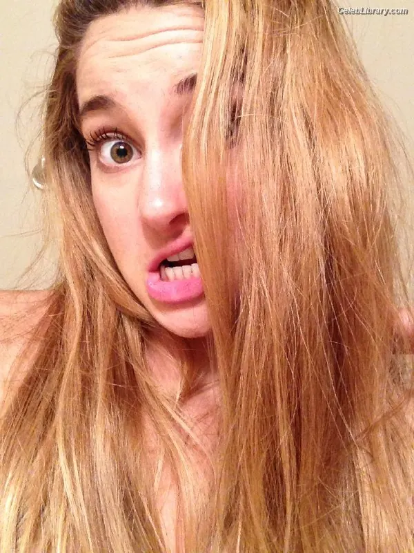 Shailene Woodley photo 14 of 1040
