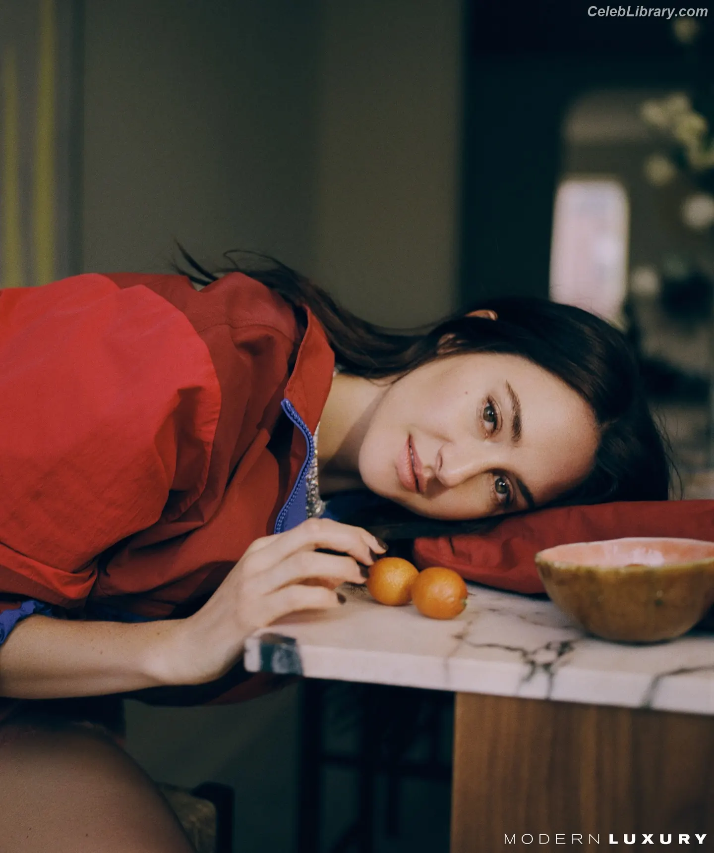 Shailene Woodley photo 19 of 1040