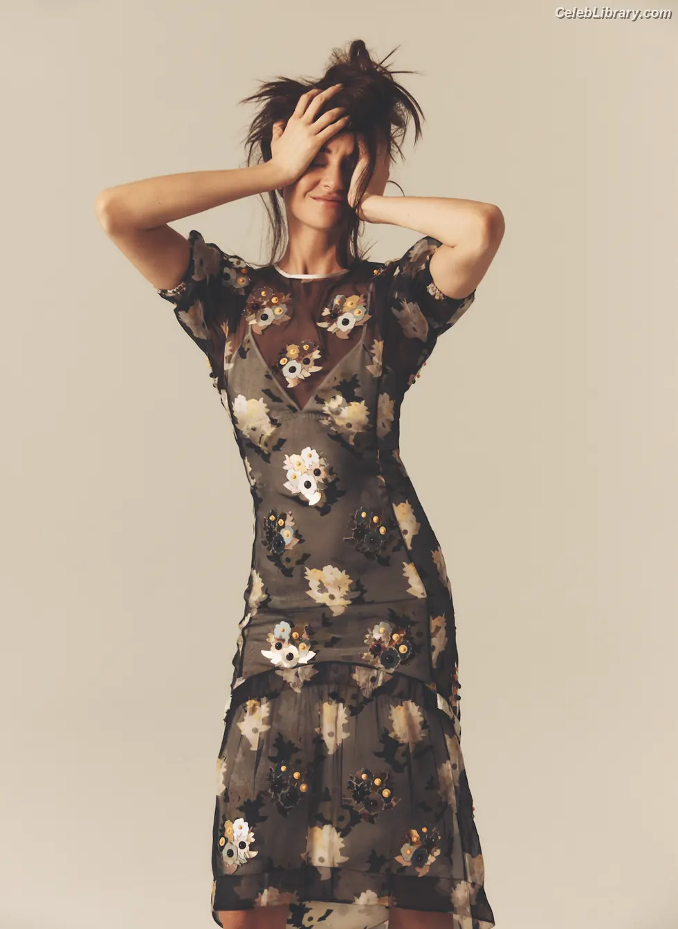 Shailene Woodley photo 19 of 1040