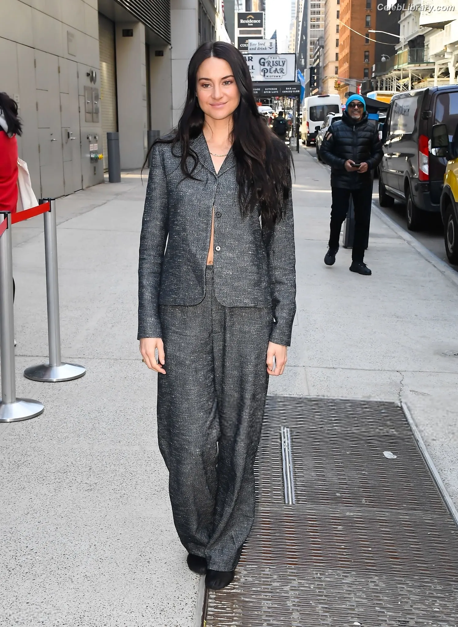 Shailene Woodley photo 6 of 1040