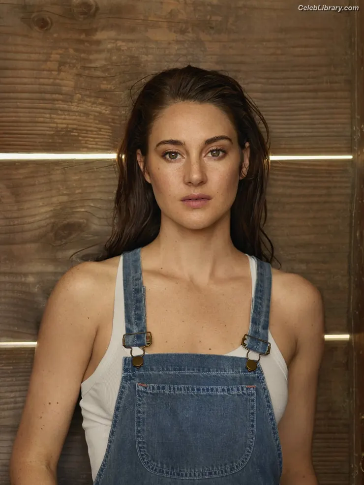 Shailene Woodley photo 3 of 1040