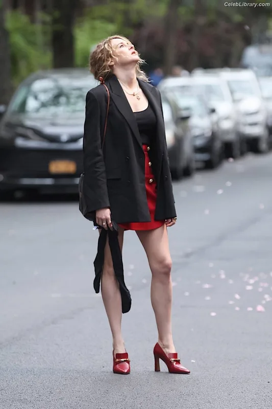 Shailene Woodley photo 6 of 1036